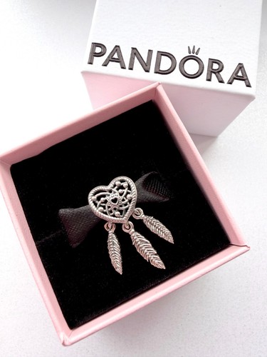 Pandora heart three feathers - heart,