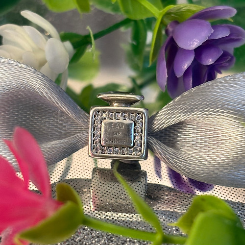 Pandora signature scent - 💖,